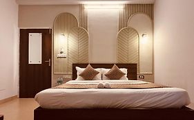 Majestic Heights Hotel